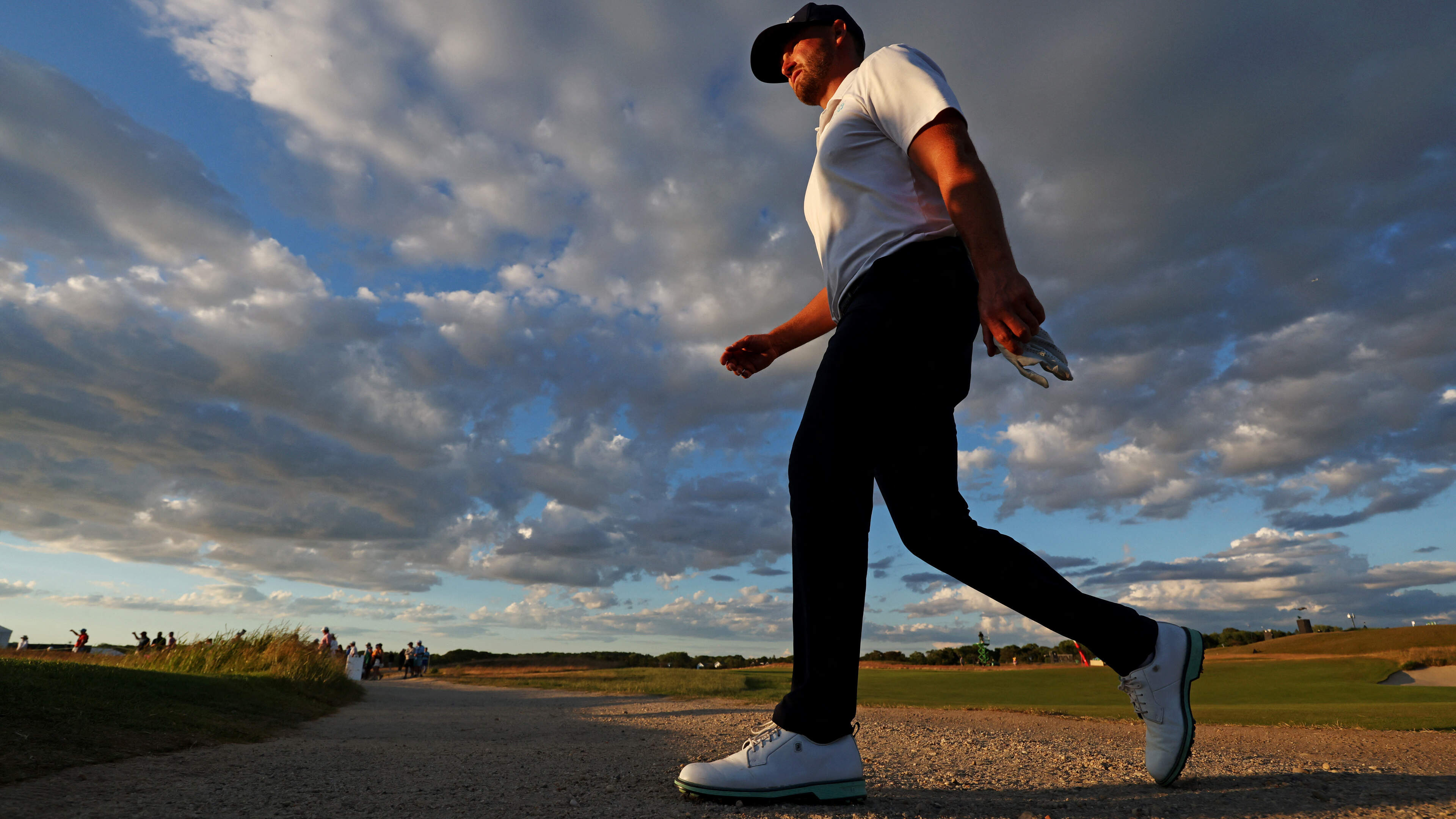 Wyndham Clark six clear as Scottie Scheffler chases Grand Slam miracle at Shinnecock Hills